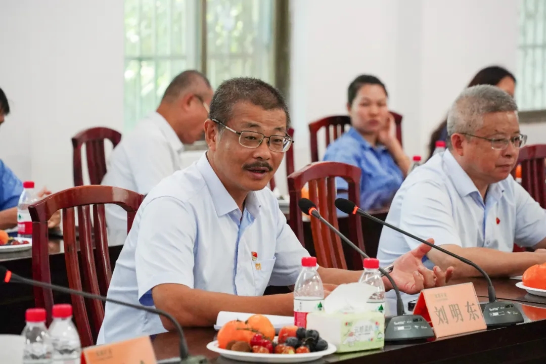 1719828917915152.jpg 海南礦業(yè)召開“七一”座談會15.jpg