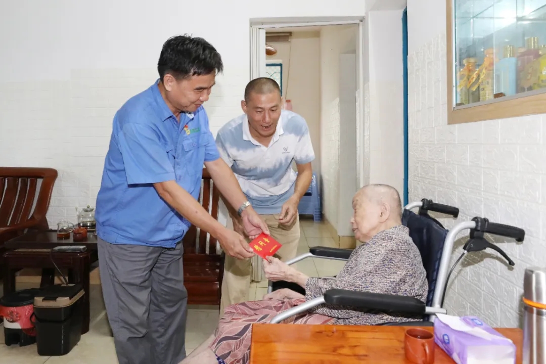 海南礦業開展國慶節前慰問活動