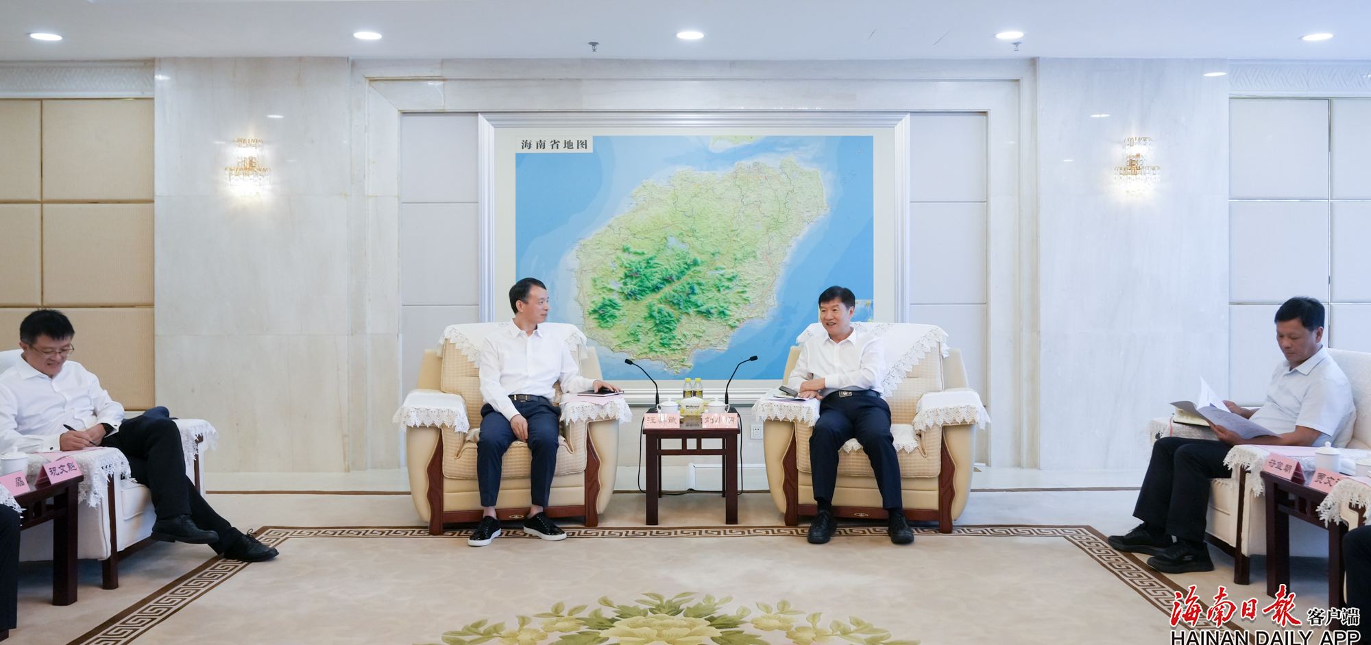海南省省長劉小明會見復星國際聯(lián)席董事長汪群斌一行